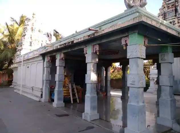 Arulmigu Veetrirunda Perumal Temple, End Of The Town, Kattur - 601204 அருள்மிகு வீற்றிருந்தபெருமாள் திருக்கோயில், End Of The Town, Kattur - 601204, Tiruvallur - Ancient Temple Architecture and History Image 4