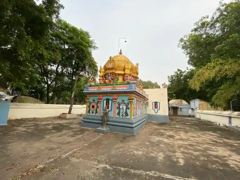 Arulmigu Veetriruntha Perumal Temple, Kuppankuzhi - 608301 அருள்மிகு வீற்றிருந்தபெருமாள் திருக்கோயில், குப்பங்குழி - 608301, Cuddalore - Ancient Temple Architecture and History Image 4