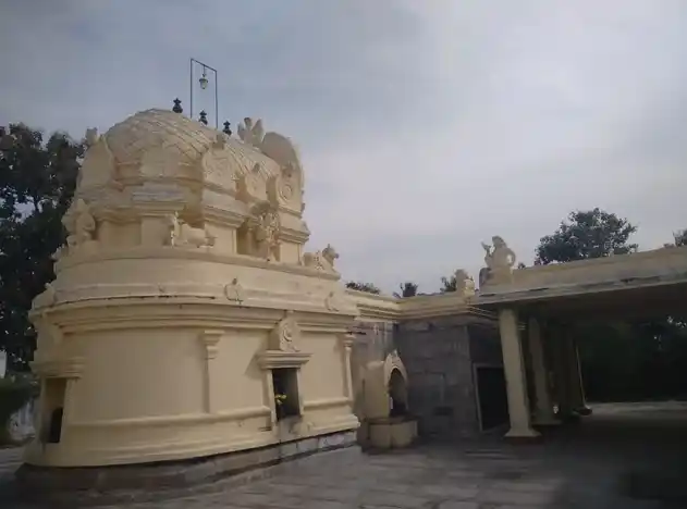 Arulmigu Veetruiruthaperumal Temple, Pernamallur - 604408 Temple