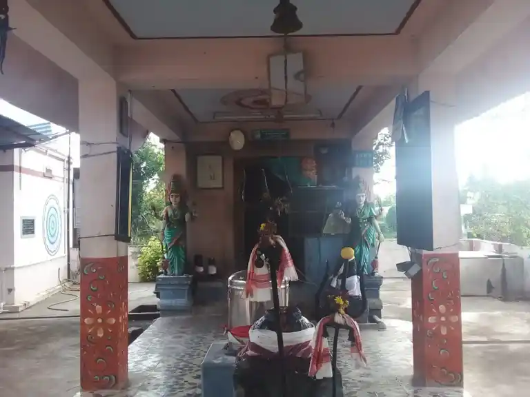 Arulmigu Veguliamman Temple, Ponnamaravathi - 622407 அருள்மிகு ஏகுலியம்மன் திருக்கோயில், கீழவேகுப்பட்டி - 622407, Pudukkottai - Ancient Temple Architecture and History Image 3