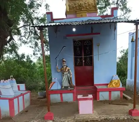 Arulmigu Veiluganthamman Temple, Middle Of The Village, Mela Ilanthai Kulam - 627953