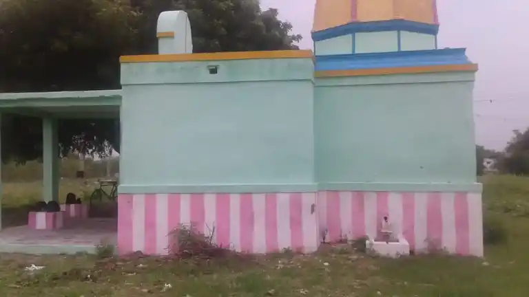 Arulmigu Veilukanthaamman Temple, Near Kanmai Karai, Kasirediyapatti - 626003 அருள்மிகு வெயிலுகந்தம்மன் திருக்கோயில், கண்மாய்க்கரை அருகில், காசிரெட்டியபட்டி - 626003, Virudhunagar - Ancient Temple Architecture and History Image 2