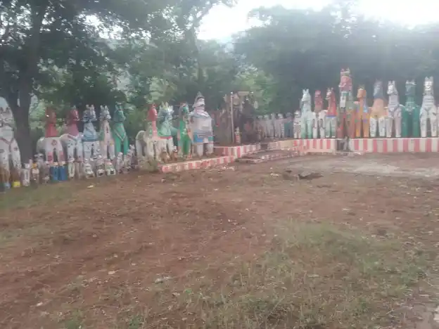 Arulmigu Velamala Kannimar Oorkaval Karupasamy Temple, Karadipatti - 621310 Arulmigu Velamala kannimar Oorkaval karupasamy Temple, Karadipatti - 621310, Thiruchirappalli - Ancient Temple Architecture and History Image 3