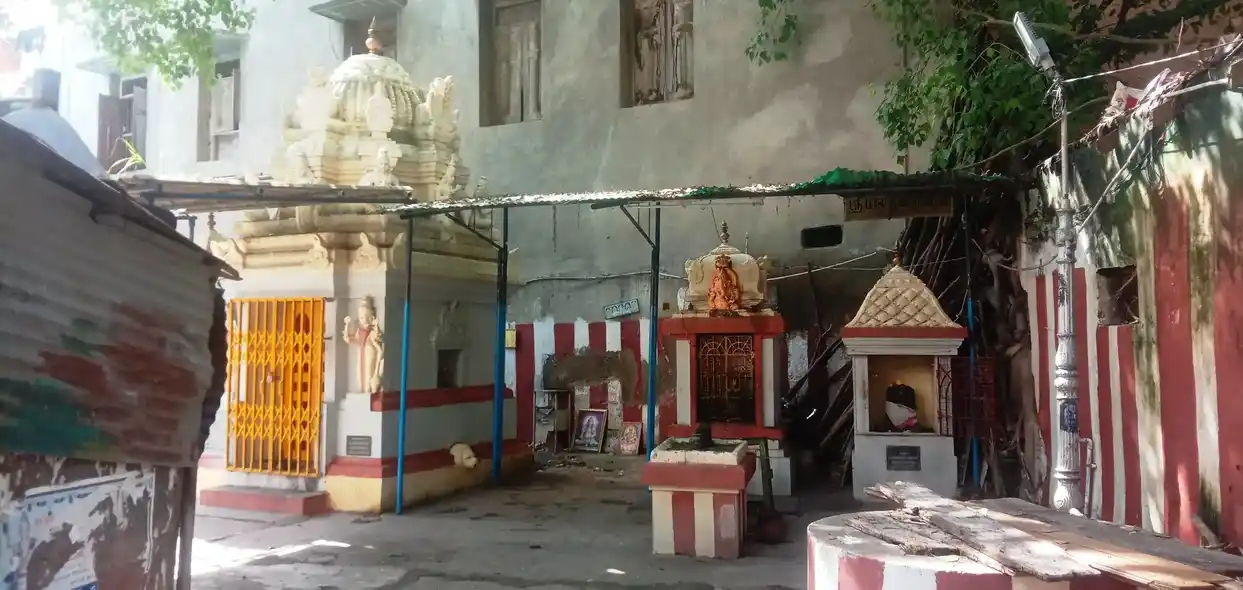 Arulmigu Velathamman Temple, Rayapettai, Chennai - 600014 அருள்மிகு வேலாத்தம்மன் திருக்கோயில், இராயப்பேட்டை, சென்னை - 600014, Chennai - Ancient Temple Architecture and History Image 3