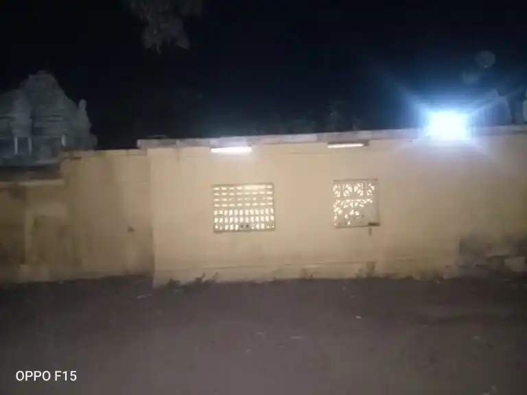 Arulmigu Velayudha Swamy Temple, Eriyodu - 624702 அருள்மிகு வேலாயுதசுவாமி திருக்கோயில், Eriyodu - 624702, Dindigul - Ancient Temple Architecture and History Image 4