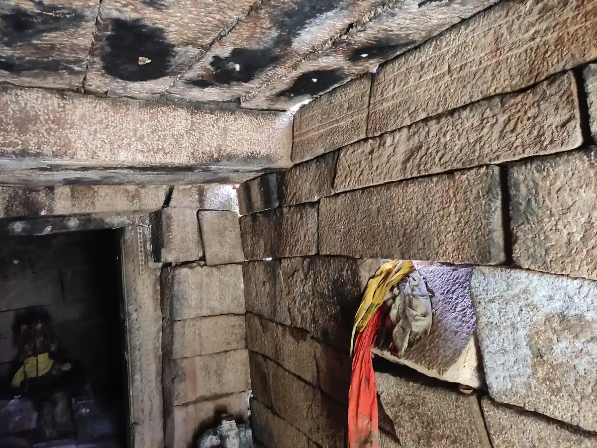 Arulmigu Velayutha Swamy And Veyilukandhaman Temple, Vilampatti - 624219 Arulmigu Velayutha Swamy And Veyilukandhaman Temple, Vilampatti - 624219, Dindigul - Ancient Temple Architecture and History Image 2