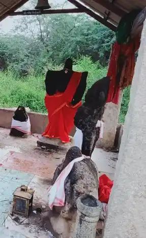 Arulmigu Velayuthaperumal Temple, Kannangudi - 622502 அருள்மிகு வேலாயுத பெருமாள் திருக்கோயில், கண்ணங்குடி - 622502, Pudukkottai - Ancient Temple Architecture and History Image 4