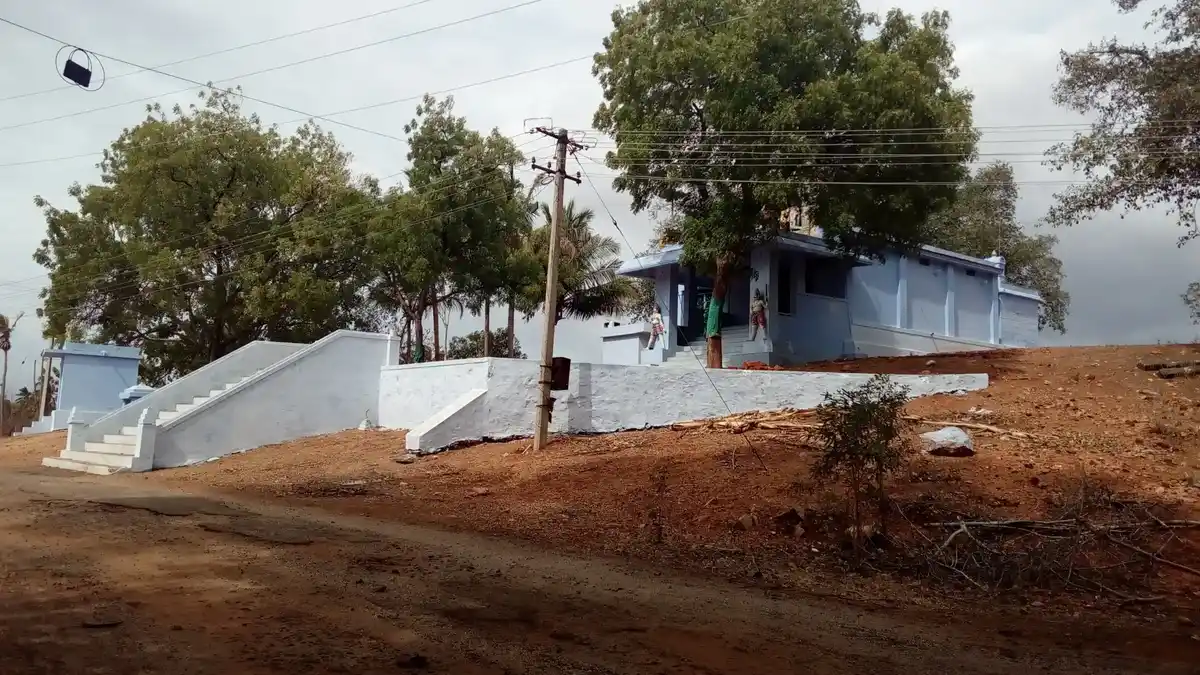 Arulmigu Velayuthaswamy Temple, Kuthapanjan, Kuthapanjan - 627851 அருள்மிகு வேலாயுதசுவாமி திருக்கோயில், குத்தபாஞ்சான், குத்தபாஞ்சான் - 627851, Tenkasi - Ancient Temple Architecture and History Image 2