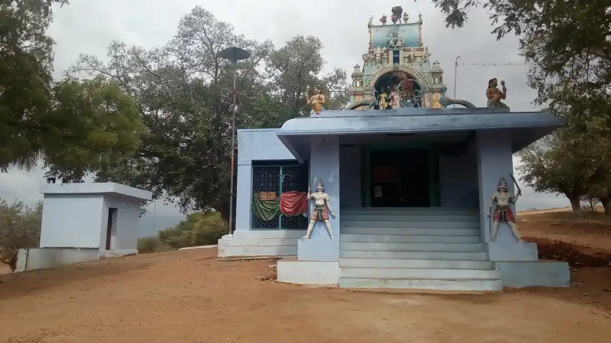 Arulmigu Velayuthaswamy Temple, Kuthapanjan, Kuthapanjan - 627851 அருள்மிகு வேலாயுதசுவாமி திருக்கோயில், குத்தபாஞ்சான், குத்தபாஞ்சான் - 627851, Tenkasi - Ancient Temple Architecture and History Image 3