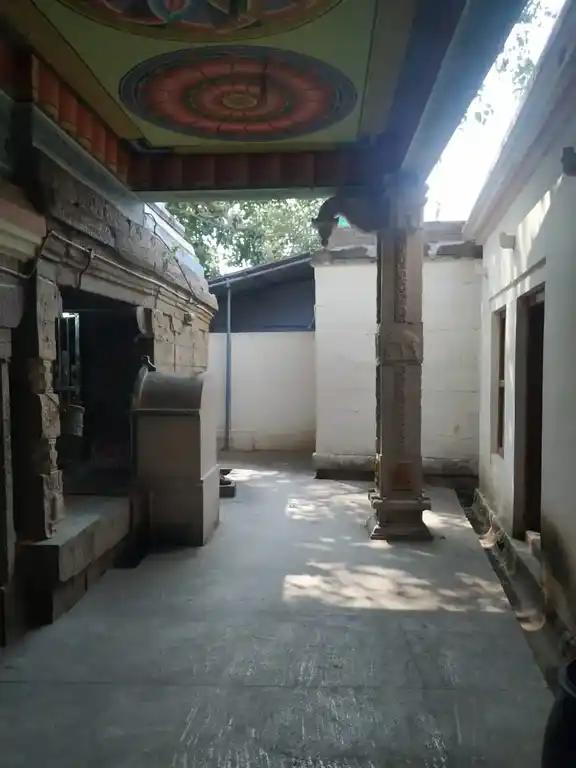 Arulmigu Veleeshwarar Temple, Adivaram, Palani - 624601 அருள்மிகு வேளீஸ்வரர் திருக்கோயில், அடிவாரம், பழனி - 624601, Dindigul - Ancient Temple Architecture and History Image 2