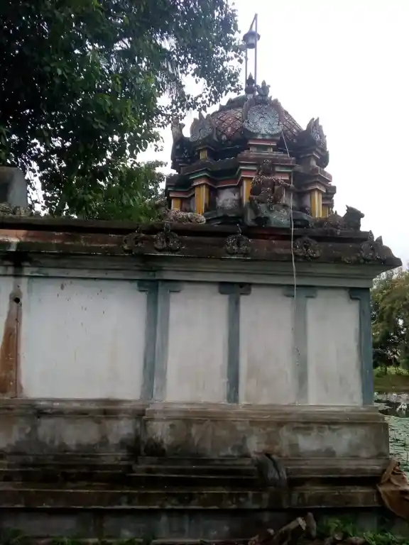 Arulmigu Velepilayar Temple, Melauthirankudy - 612604 அருள்மிகு வெள்ளைப்பிள்ளையார் திருக்கோயில், மேலஉத்திரங்குடி - 612604, Thiruvarur - Ancient Temple Architecture and History Image 3