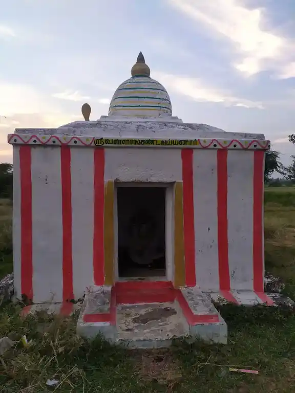 Arulmigu Vellaalankanda Ayyanar Temple, Alangudipatti - 621316 அருள்மிகு வெள்ளாளங்கண்ட அய்யனார் திருக்கோயில், Alangudipatti - 621316, Pudukkottai - Ancient Temple Architecture and History Image 3