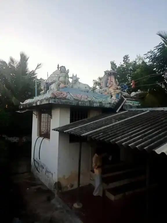 Arulmigu Vellai Pillayar Temple, Veppancheri - 614703 வெள்ளைப்பிள்ளையார் திருக்கோயில்,  - 614703, Thiruvarur - Ancient Temple Architecture and History Image 3