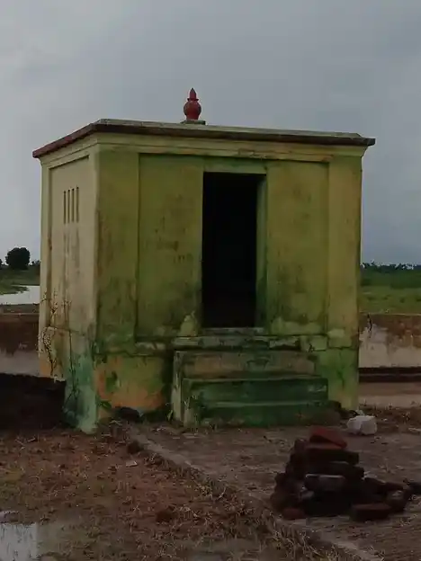 Arulmigu Vellai Saththa Ayyanar Temple, Koluvur - 623705 அருள்மிகு வெள்ளைசாத்த அய்யனார் திருக்கோயில், Koluvur - 623705, Ramanathapuram - Ancient Temple Architecture and History Image 3