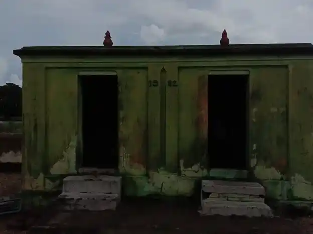 Arulmigu Vellai Saththa Ayyanar Temple, Koluvur - 623705 அருள்மிகு வெள்ளைசாத்த அய்யனார் திருக்கோயில், Koluvur - 623705, Ramanathapuram - Ancient Temple Architecture and History Image 4