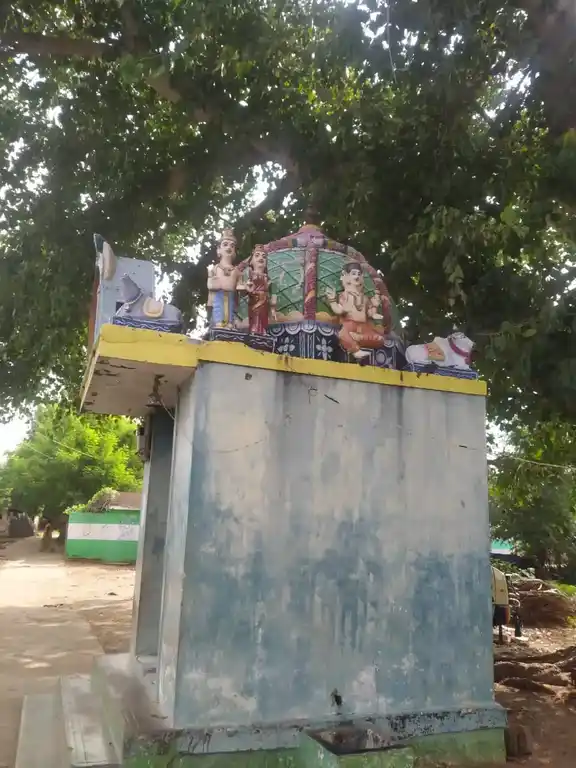 Arulmigu Vellai Vinayagar Temple, Theeravipatti - 621306 Temple
