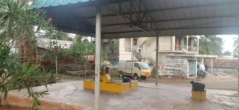 Arulmigu Vellaikarattu Vinayagar Temple, Kullamanayakanpatti - 636304 அருள்மிகு வெள்ளைக்கரட்டு விநாயகர் திருக்கோயில், Kullamanayakanpatti - 636304, Salem - Ancient Temple Architecture and History Image 4