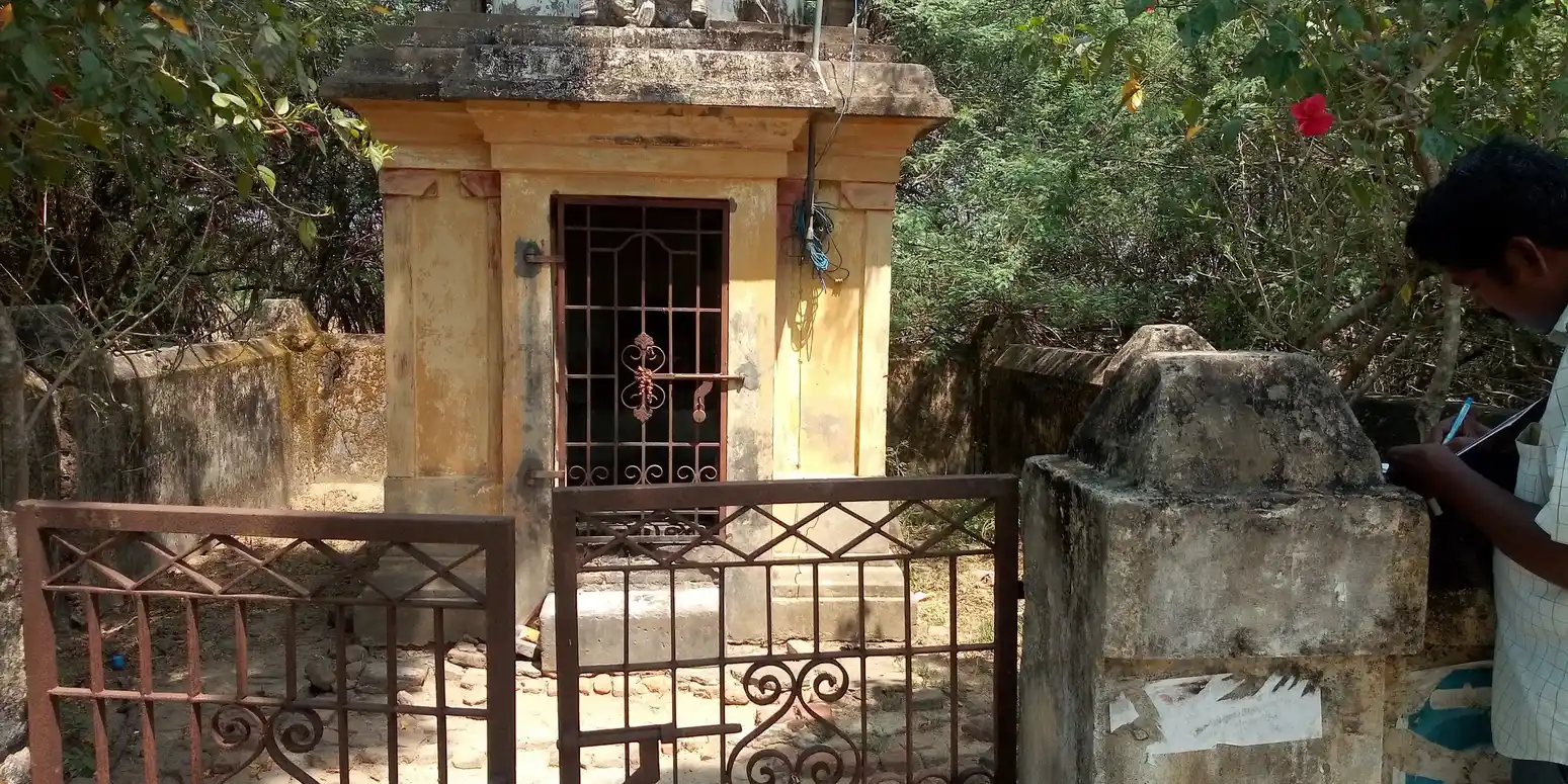 Arulmigu Vellaipillar Temple, Maanalur - 610207 Temple