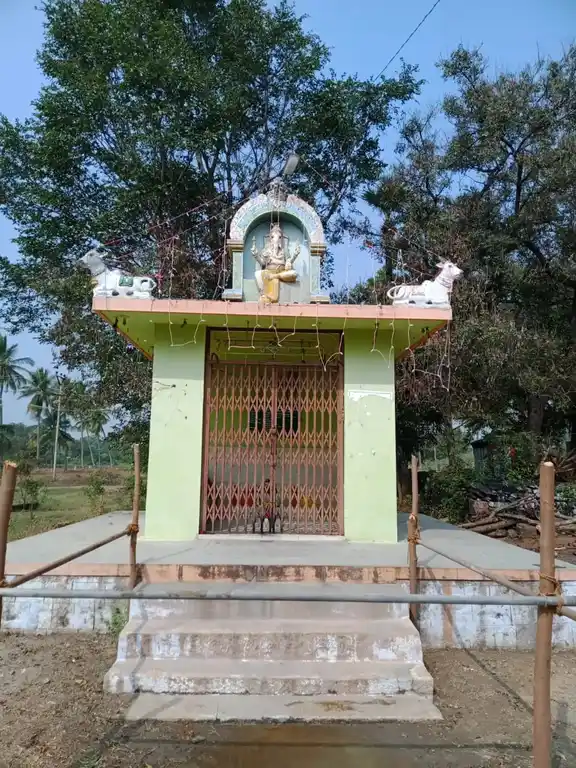 Arulmigu Vellaivinayagar Temple, Kalikavundanpalaiyam - 637103 அருள்மிகு வெள்ளை விநாயகர் திருக்கோயில், Kalikavundanpalaiyam - 637103, Salem - Ancient Temple Architecture and History Image 2