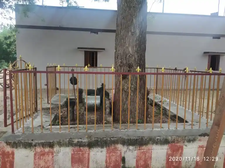 Arulmigu Vellaiyammal Ooranikarai Vinayagar Temple, Thazhampadi - 621305 Arulmigu Vellaiyammal Ooranikarai vinayagar Temple, Thazhampadi - 621305, Thiruchirappalli - Ancient Temple Architecture and History Image 2