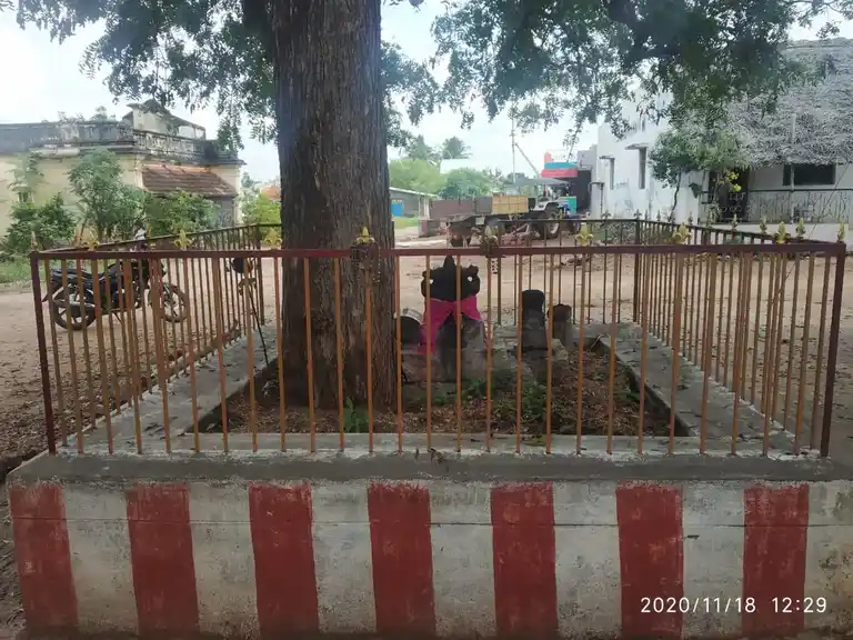 Arulmigu Vellaiyammal Ooranikarai Vinayagar Temple, Thazhampadi - 621305 Arulmigu Vellaiyammal Ooranikarai vinayagar Temple, Thazhampadi - 621305, Thiruchirappalli - Ancient Temple Architecture and History Image 3