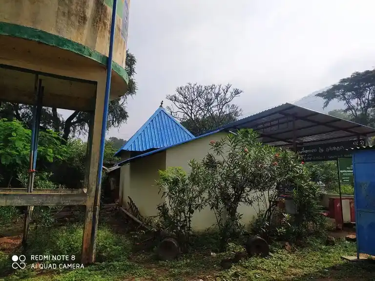 Arulmigu Vellaiyappaswamy Temple, Manjavadikanavai, Kombur - 636905 அருள்மிகு வெள்ளையப்பன் திருக்கோயில், மஞ்சவாடி கணவாய், கொம்பூர் - 636905, Dharmapuri - Ancient Temple Architecture and History Image 4