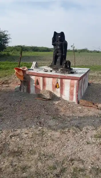 Arulmigu Vellaiyar Samuga Iyyanar Temple, Madalapuram - 628907 அருள்மிகு வெள்ளையன் சமூக ஐயனார் திருக்கோயில், Madalapuram - 628907, Thoothukudi - Ancient Temple Architecture and History Image 2