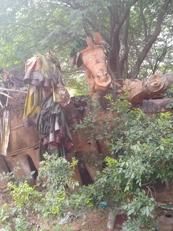 Arulmigu Vellanthaangi Temple, Neerpalani - 622515 அருள்மிகு வெள்ளந்தாங்கி திருக்கோயில், நீர்பழநி/ காரப்பட்டு - 622515, Pudukkottai - Ancient Temple Architecture and History Image 3