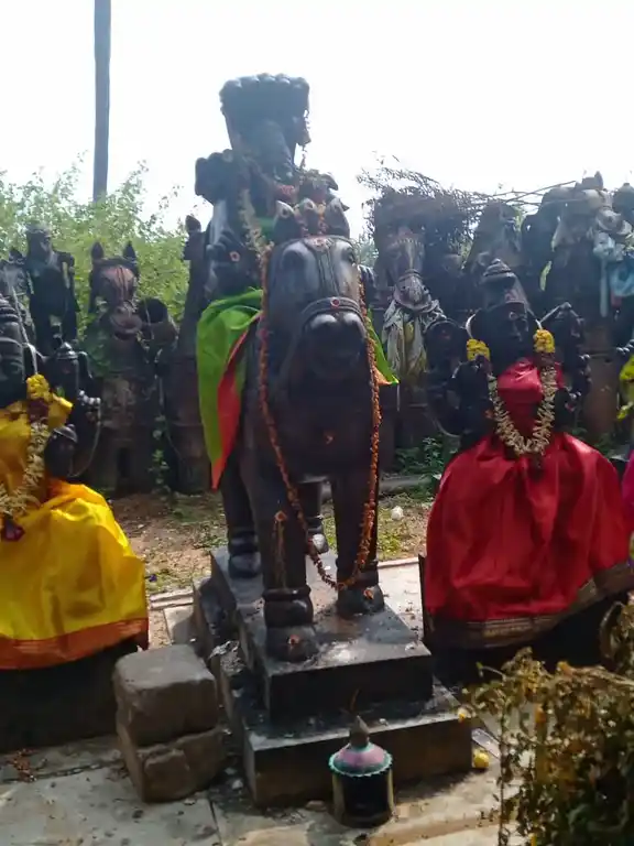 Arulmigu Vellanthaangi Temple, Neerpalani - 622515 அருள்மிகு வெள்ளந்தாங்கி திருக்கோயில், நீர்பழநி/ காரப்பட்டு - 622515, Pudukkottai - Ancient Temple Architecture and History Image 5