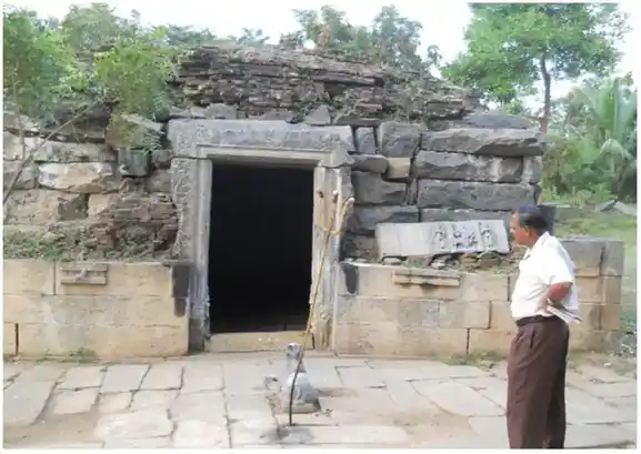 Arulmigu Vellanthangi Eshwarar Temple, Seenandal - 606751 அருள்மிகு வெள்ளந்தாங்கீஸ்வரர் திருக்கோயில், Seenandal - 606751, Tiruvannamalai - Ancient Temple Architecture and History Image 2