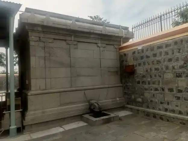 Arulmigu Vellathurai Karuppusamy Temple, Kannakudi - 621711 அருள்மிகு வெள்ளதுரை கருப்பசுவாமி திருக்கோயில், Kannakudi, கன்னாக்குடி - 621711, Thiruchirappalli - Ancient Temple Architecture and History Image 4