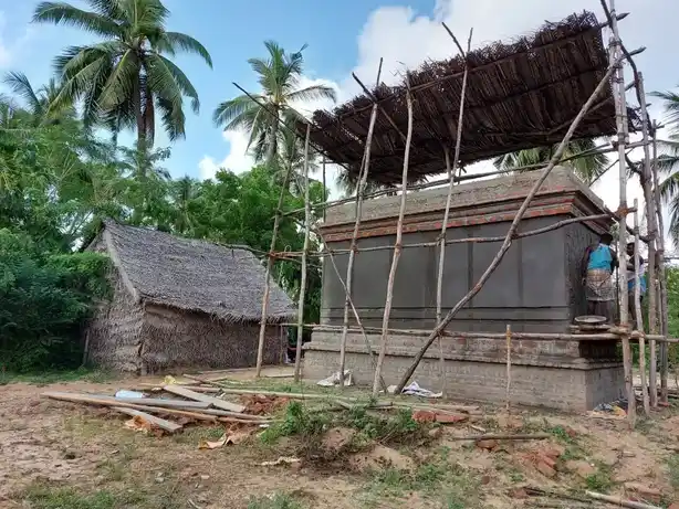 Arulmigu Vellavarana Pillaiyar Temple, Vanduvancheri - 614714 அருள்மிகு வெள்ளைவாரண பிள்ளையார் திருக்கோயில், வண்டுவாஞ்சேரி - 614714, Nagapattinam - Ancient Temple Architecture and History Image 4