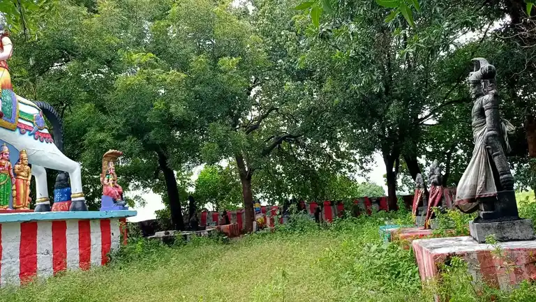 Arulmigu Vellimalai Temple, Alligundam - 625527 வெள்ளிமலைக் கோயில், Alligundam - 625527, Madurai - Ancient Temple Architecture and History Image 4