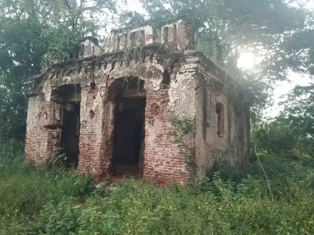 Arulmigu Vellimalai Temple, Utthappanayakkanur - 625537 வெள்ளிமலைக்கோயில், வெள்ளைமலைப்பட்டி, உசிலம்பட்டி வட்டம் கோயில், Utthappanayakkanur - 625537, Madurai - Ancient Temple Architecture and History Image 3