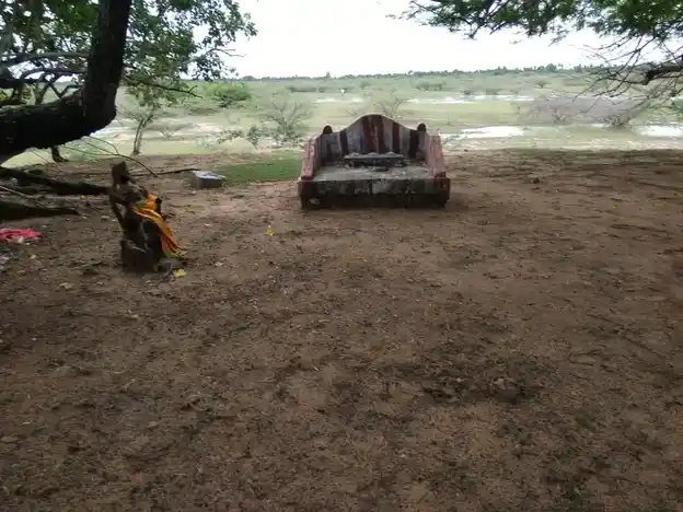 Arulmigu Veludaiya Ayyanar Temple, Kaanadu - 614621 அருள்மிகு வேலுடைய அய்யனார் திருக்கோயில், Kaanadu - 614621, Pudukkottai - Ancient Temple Architecture and History Image 3