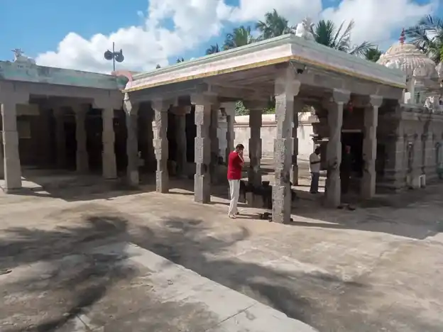 Arulmigu Velvidainathar Temple, Thiukkurugavur - 609104 அருள்மிகு வெள்விடைநாதர் திருக்கோயில், திருக்குருகாவூர் - 609104, Mayiladuthurai - Ancient Temple Architecture and History Image 3