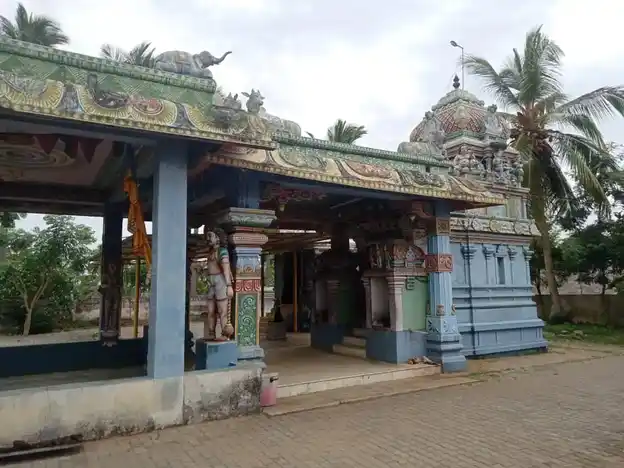 Arulmigu Vemapadai Iyyanar Temple, Melaperumalai - 614703 அருள்மிகு வேம்புடைய அய்யனார் திருக்கோயில், Melaperumalai - 614703, Thiruvarur - Ancient Temple Architecture and History Image 2