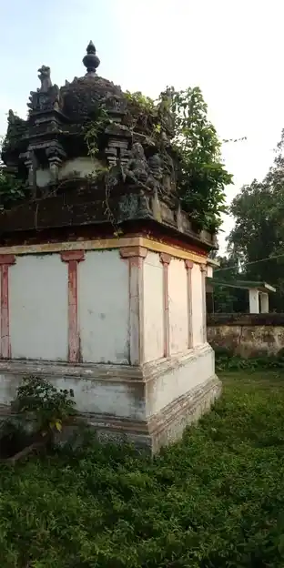 Arulmigu Vembu Ayyanarattached With Mariyamman Temple, Vadathalaikulam - 608704 அருள்மிகு வேம்புஐயனார் மாரியம்மன் திருக்கோயில், Vadathalaikulam - 608704, Cuddalore - Ancient Temple Architecture and History Image 3
