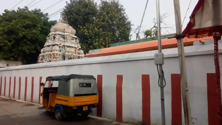 Arulmigu Vembuli Amman Temple, Nearby Rocky Theatre, Tiruvallur - 602001 அருள்மிகு வேம்புலியம்மன் திருக்கோயில், ராக்கி திரையரங்கம் அருகில், திருவள்ளூர் - 602001, Tiruvallur - Ancient Temple Architecture and History Image 4