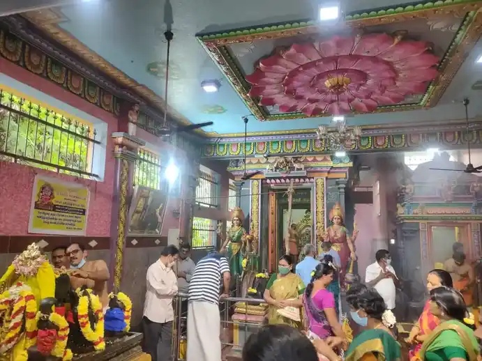 Arulmigu Vembuliamman Temple, Virugambakkam, Chennai - 600092 அருள்மிகு வேம்புலியம்மன் திருக்கோயில், விருகம்பாக்கம், சென்னை - 600092, Chennai - Ancient Temple Architecture and History Image 3
