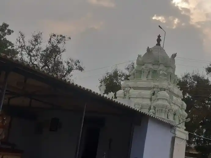 Arulmigu Vendumalai Perumal Temple, Punnam - 638312 அருள்மிகு வேண்டுமலை பெருமாள் திருக்கோயில், Punnam - 638312, Erode - Ancient Temple Architecture and History Image 4