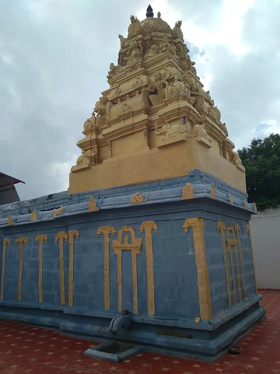 Arulmigu Venekopal Swamy Temple, Center Place In The Village, Ethirkottai. - 626131 அருள்மிகு வேணுகோபாலசுவாமி திருக்கோயில், கிராமத்தின் மையப்பகுதி, எதிர்கோட்டை கிராமம் - 626131, Virudhunagar - Ancient Temple Architecture and History Image 10