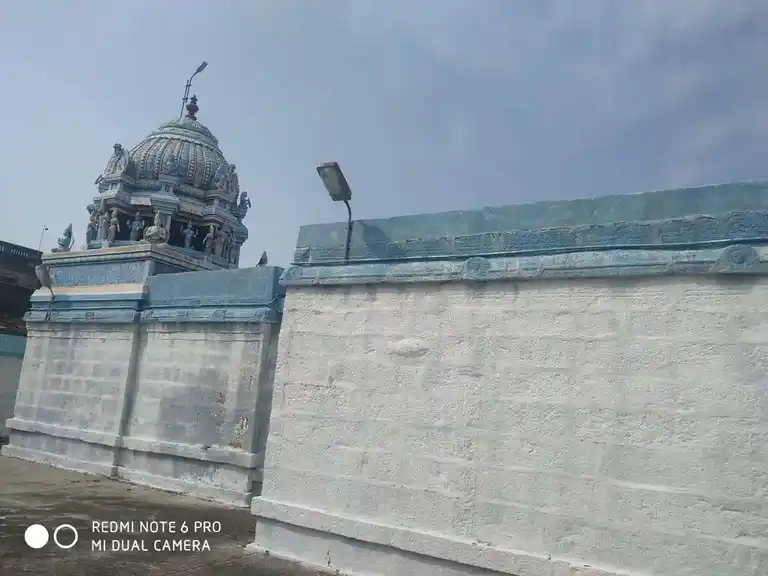 Arulmigu Vengadajalapathi Temple, Peruvalapur - 621651 அருள்மிகு வரதராஜப்பெருமாள் திருக்கோயில், பெருவளப்பூர் - 621651, Thiruchirappalli - Ancient Temple Architecture and History Image 3