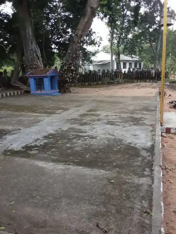 Arulmigu Vengalamudi Ayyanaar Temple, Kombaipatti - 624304 Arulmigu Vengalamudi Ayyanaar Temple, Kombaipatti - 624304, Dindigul - Ancient Temple Architecture and History Image 3