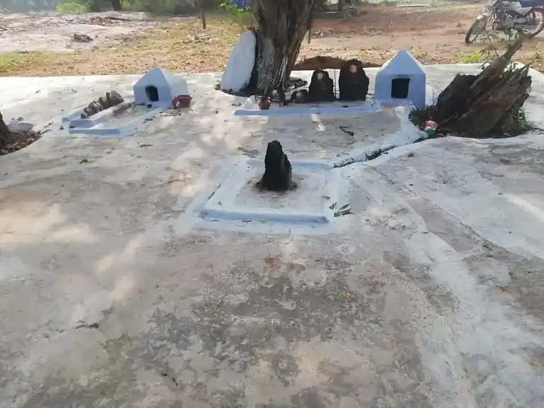 Arulmigu Vengalappaali Karuppannaswamy Temple, Vemandampalayam - 638101 அருள்மிகு வெங்கலப்பாளி கருப்பண்ணசாமி திருக்கோயில், Vemandampalayam - 638101, Erode - Ancient Temple Architecture and History Image 2