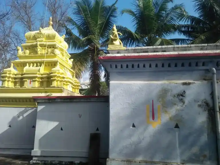 Arulmigu Vengata Ramanaperumal Temple, Vengalapuram - 635602 அருள்மிகு வெங்கடரமணப்பெருமாள் திருக்கோயில், வெங்களாபுரம் - 635602, Thirupathur - Ancient Temple Architecture and History Image 4