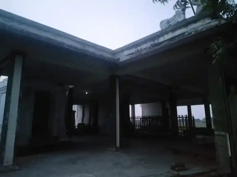 Arulmigu Vengatathi Ayyanar Temple, Karaiyur - 630211 Arulmigu Vengatathi Ayyanar Temple, Karaiyur - 630211, Sivagangai - Ancient Temple Architecture and History Image 2