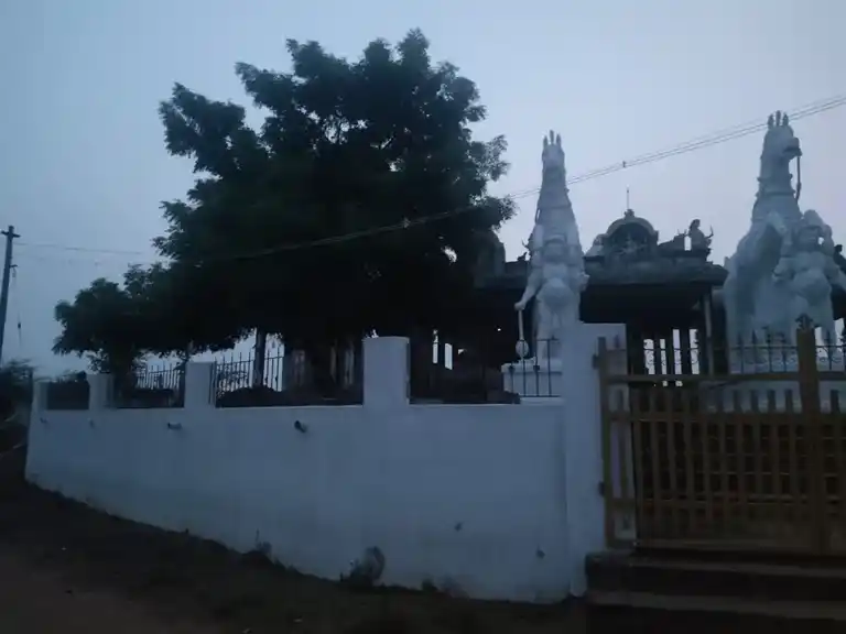 Arulmigu Vengatathi Ayyanar Temple, Karaiyur - 630211 Arulmigu Vengatathi Ayyanar Temple, Karaiyur - 630211, Sivagangai - Ancient Temple Architecture and History Image 3