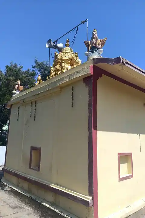 Arulmigu Vengatesa Perumal Temple, Kalur Rajapalayam - 632004 அருள்மிகு வெங்கடேசப்பெருமாள் திருக்கோயில், கல்லூர்ராஜபாளையம் - 632004, Vellore - Ancient Temple Architecture and History Image 3