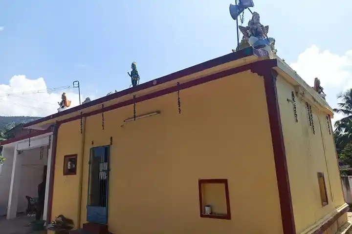 Arulmigu Vengatesa Perumal Temple, Kalur Rajapalayam - 632004 அருள்மிகு வெங்கடேசப்பெருமாள் திருக்கோயில், கல்லூர்ராஜபாளையம் - 632004, Vellore - Ancient Temple Architecture and History Image 4